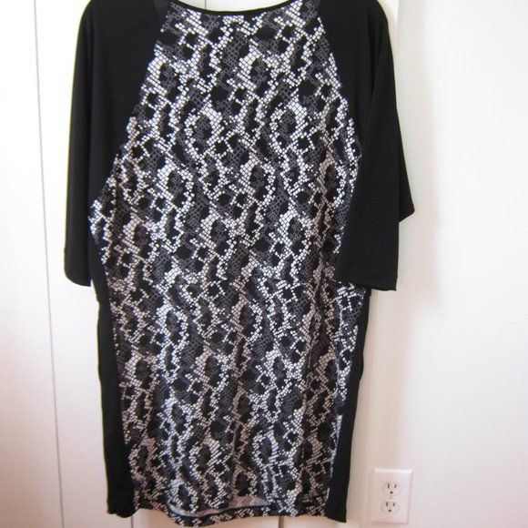 Banana Republic White/Black Tunic - Picture 2 of 5